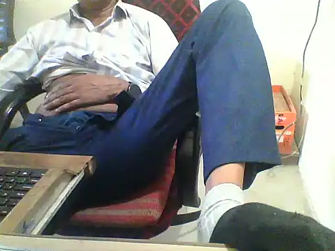 Snapshot of dream_king_1985 chatting on 03-05-26, 07:59 dream king 1985 online show from 03-05-26, 07:59