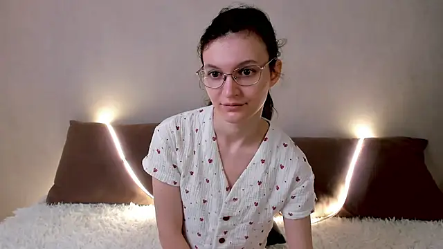 ThoraMarola online show from 04-24-26, 04:04