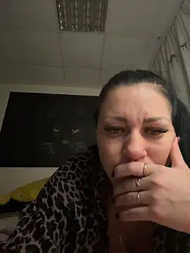 Snapshot of _Mila_Love chatting on 02-19-26, 04:14 Mila Love online show from 02-19-26, 04:14