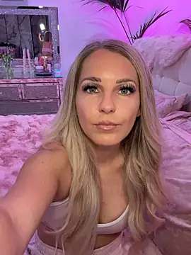 Snapshot of JulieSol chatting on 02-28-26, 08:15 JulieSol online show from 02-28-26, 08:15