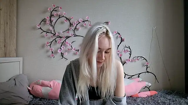 Snapshot of MisaMew chatting on 05-19-26, 08:31 MisaMew online show from 05-19-26, 08:31