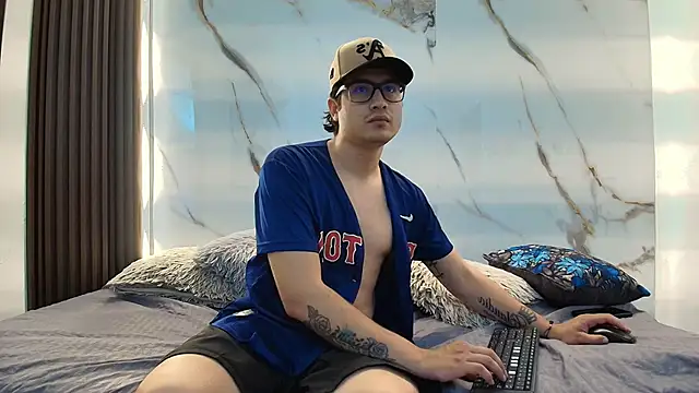 Snapshot of Danner_Alaia chatting on 01-15-26, 07:50 Danner Alaia online show from 01-15-26, 07:50