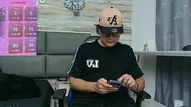 Snapshot of Danner_Alaia chatting on 02-27-26, 08:20 Danner Alaia online show from 02-27-26, 08:20