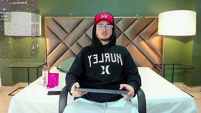 Salvattore Muller online show from 02-24-26, 09:24