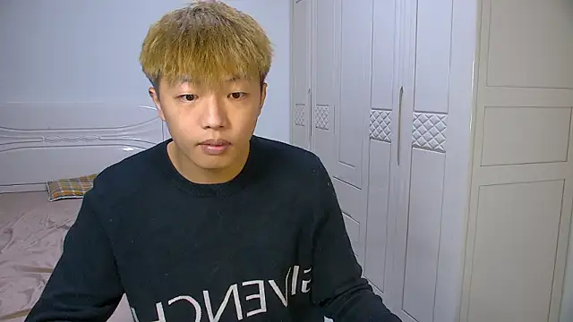 Chocolates-001 online show from 03-07-26, 11:40