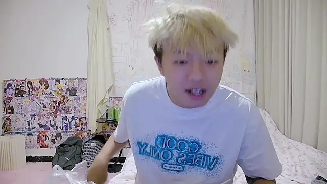 Chocolates-001 online show from 04-13-26, 11:48