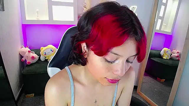 Snapshot of melodyy_as chatting on 05-18-26, 12:55 melodyy as online show from 05-18-26, 12:55