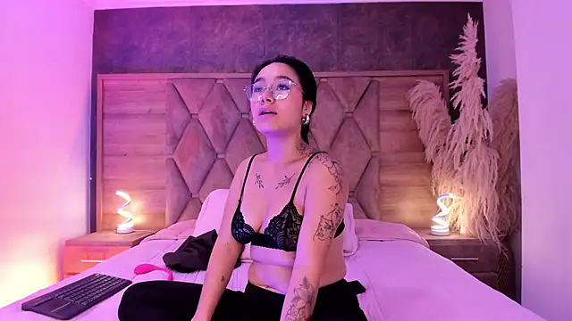 Snapshot of AnaiaClarck chatting on 06-01-26, 03:19 AnaiaClarck online show from 06-01-26, 03:19