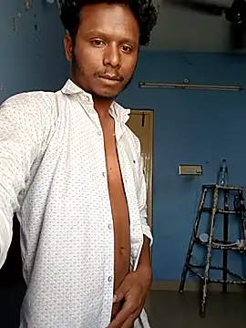 Snapshot of stylee_satheesh chatting on 06-23-26, 04:21 stylee satheesh online show from 06-23-26, 04:21