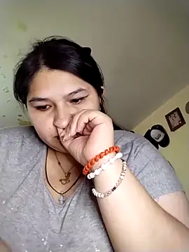 LauraHorny69 online show from 04-23-26, 07:49