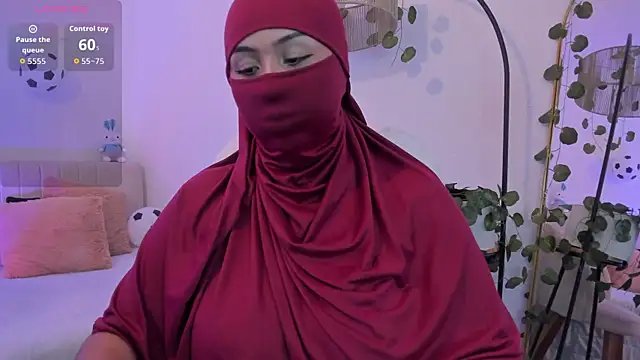 Snapshot of _Amirah chatting on 06-22-26, 06:05 Amirah online show from 06-22-26, 06:05