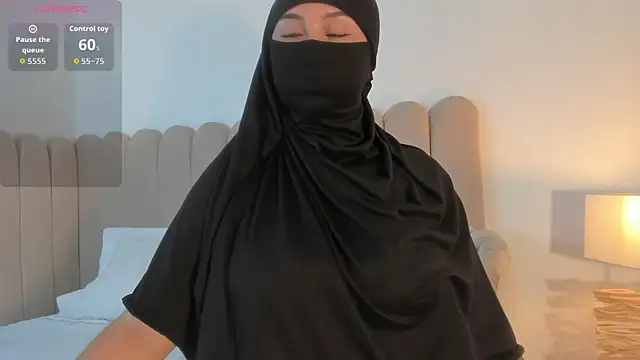 Snapshot of _Amirah chatting on 07-24-26, 06:39 Amirah online show from 07-24-26, 06:39