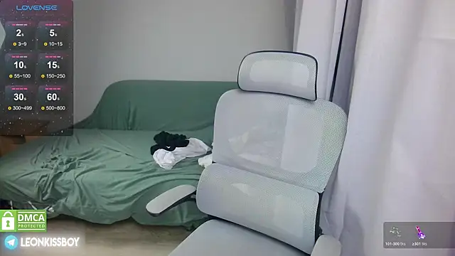 LeonBoykisser online show from 04-23-26, 07:38