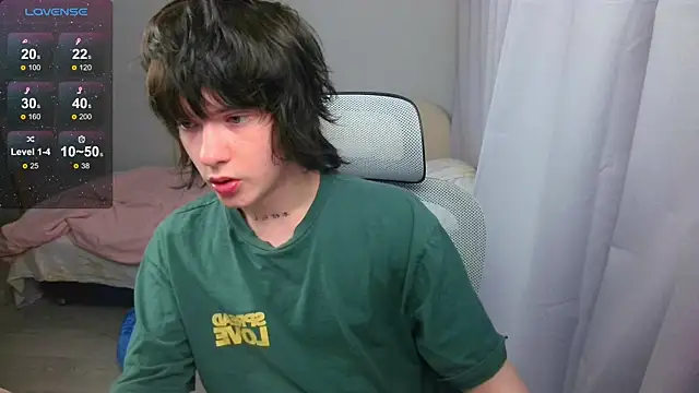 LeonBoykisser online show from 05-10-26, 05:07