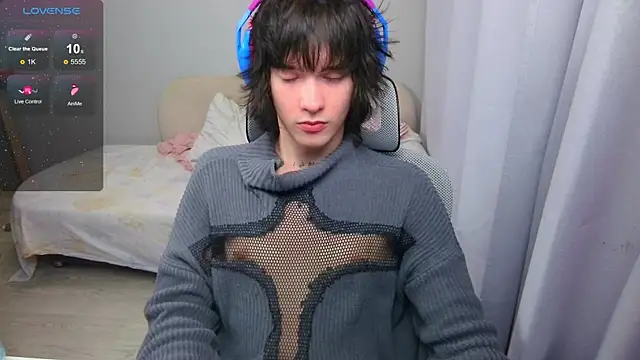 LeonBoykisser online show from 05-11-26, 07:22
