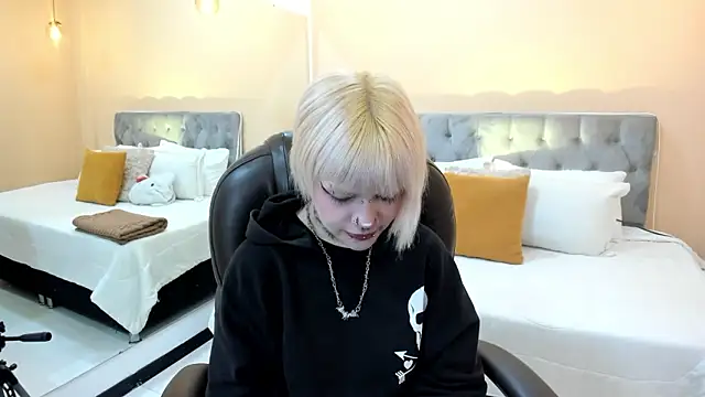 Bela Craxkerr online show from 03-21-26, 01:16