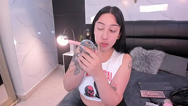 KomiCatt online show from 04-01-26, 12:06