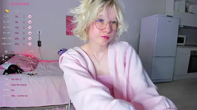 Allettaevee online show from 04-24-26, 02:47