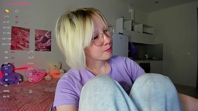 Allettaevee online show from 04-26-26, 01:36