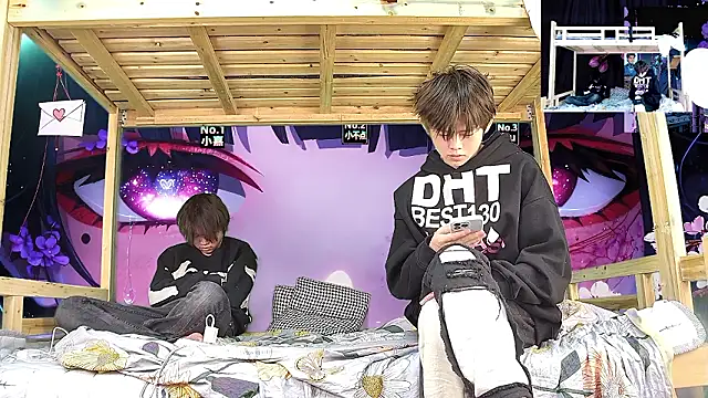 xiaohuangren01 online show from 02-03-26, 01:37