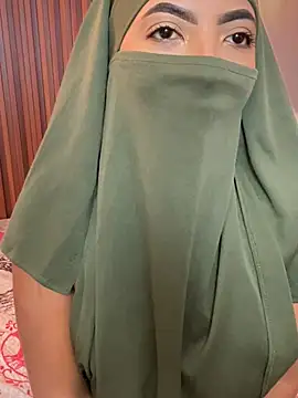 Snapshot of _Nahla_Hamdan_ chatting on 01-16-26, 05:33 Nahla Hamdan online show from 01-16-26, 05:33