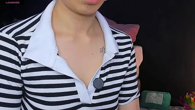 Noaah25  online show from 02-05-26, 03:22