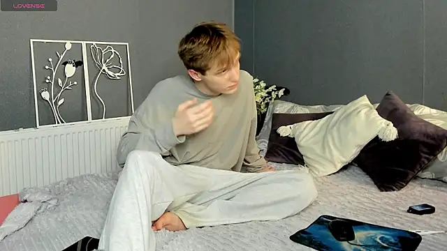 Kai Milller online show from 03-22-26, 03:32