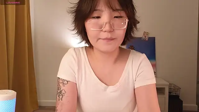 Snapshot of nullgirl chatting on 07-21-26, 02:58 nullgirl online show from 07-21-26, 02:58