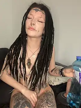 demonLamia online show from 04-26-26, 05:32