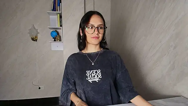 NiccolleHall online show from 03-09-26, 01:37