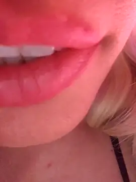 Snapshot of mermaidpussy1 chatting on 03-14-26, 09:42 mermaidpussy1 online show from 03-14-26, 09:42