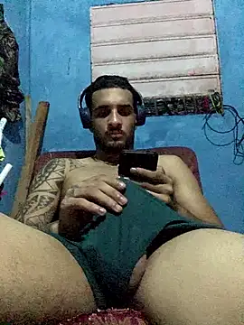 Snapshot of Wicy23 chatting on 05-25-26, 03:34 Wicy23 online show from 05-25-26, 03:34