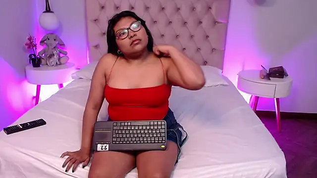 Snapshot of Kiri_Black_ chatting on 01-17-26, 03:22 Kiri Black online show from 01-17-26, 03:22