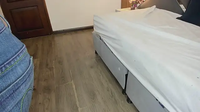 Ambarross  online show from 02-14-26, 12:46