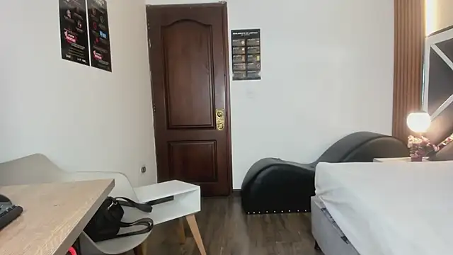 Ambarross  online show from 03-12-26, 02:01