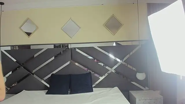 Ambarross  online show from 03-25-26, 01:28