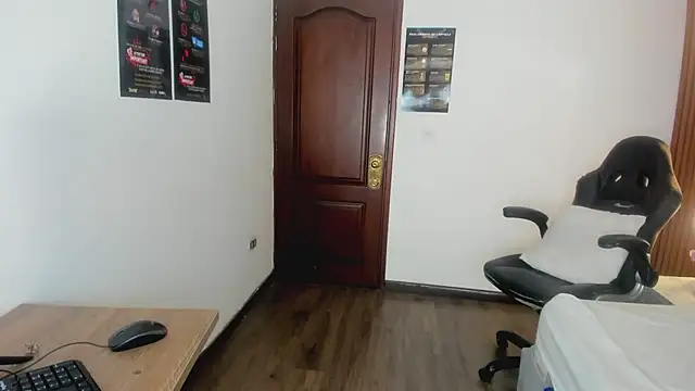 Ambarross  online show from 04-12-26, 12:54