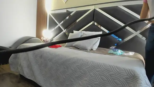 Ambarross  online show from 04-22-26, 01:56