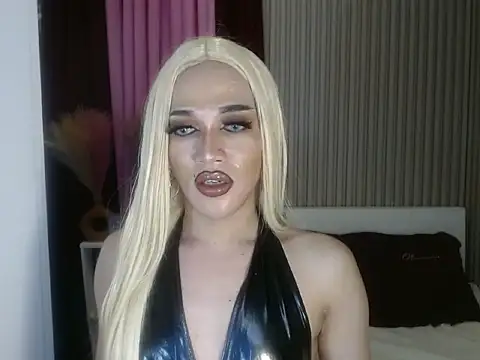 Snapshot of Kendalllust chatting on 05-25-26, 02:12 Kendalllust online show from 05-25-26, 02:12