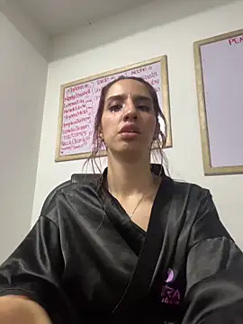 elodie rouge online show from 05-20-26, 12:17
