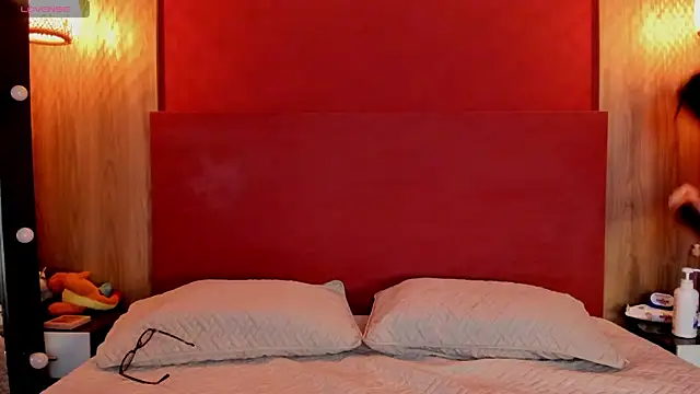 Snapshot of VanessaDoofenshmirtz chatting on 06-07-26, 02:21 VanessaDoofenshmirtz online show from 06-07-26, 02:21