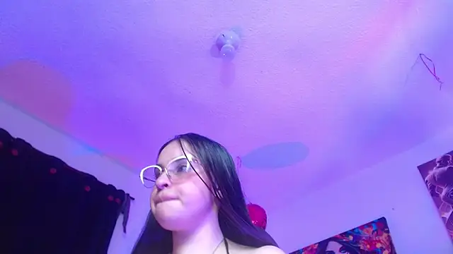 Snapshot of valeri_sotoo chatting on 05-21-26, 01:40 valeri sotoo online show from 05-21-26, 01:40