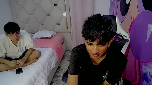 Maxwell boys online show from 02-05-26, 03:44