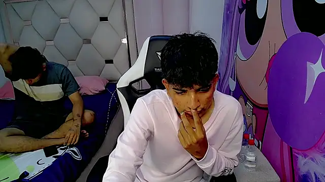 Maxwell boys online show from 02-09-26, 03:32