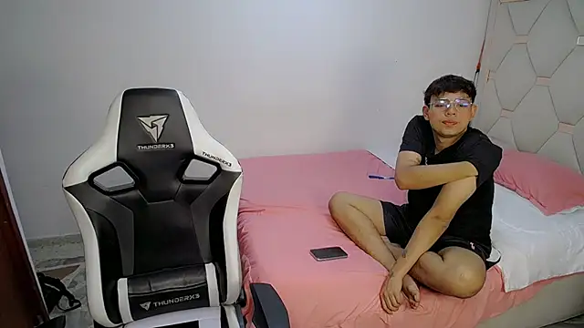 Maxwell boys online show from 03-09-26, 03:10