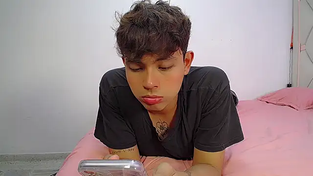 Maxwell boys online show from 03-12-26, 03:12