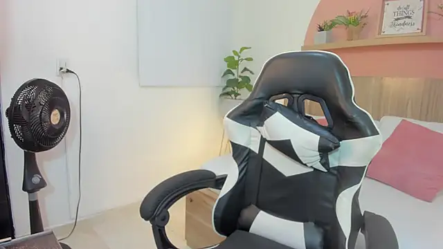 ivette swan online show from 02-05-26, 12:21