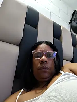 Zeyllyjhonson online show from 04-15-26, 12:28