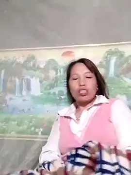 Gummiesu online show from 04-24-26, 05:59