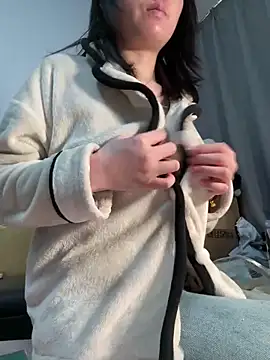 Cheating-wife online show from 04-15-26, 06:31